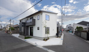 【藤井寺市】多目的なヌックと広々LDK。家事もスムーズな回遊動線のある家