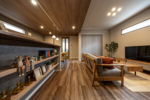 【香芝市】自然体で、心地よくつながる。「家事ラク動線」と「木の温もり」が調和する4LDKの住まい